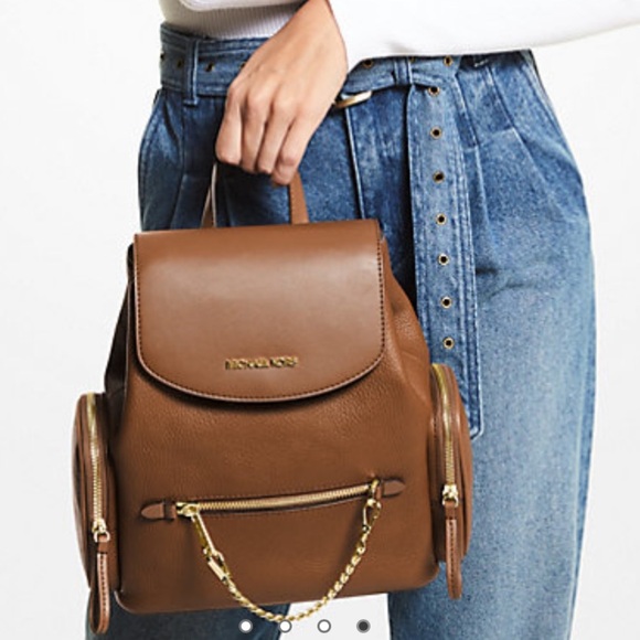Michael Kors Handbags - MICHAEL KORS
Jet Set Medium Pebbled Leather Backpack